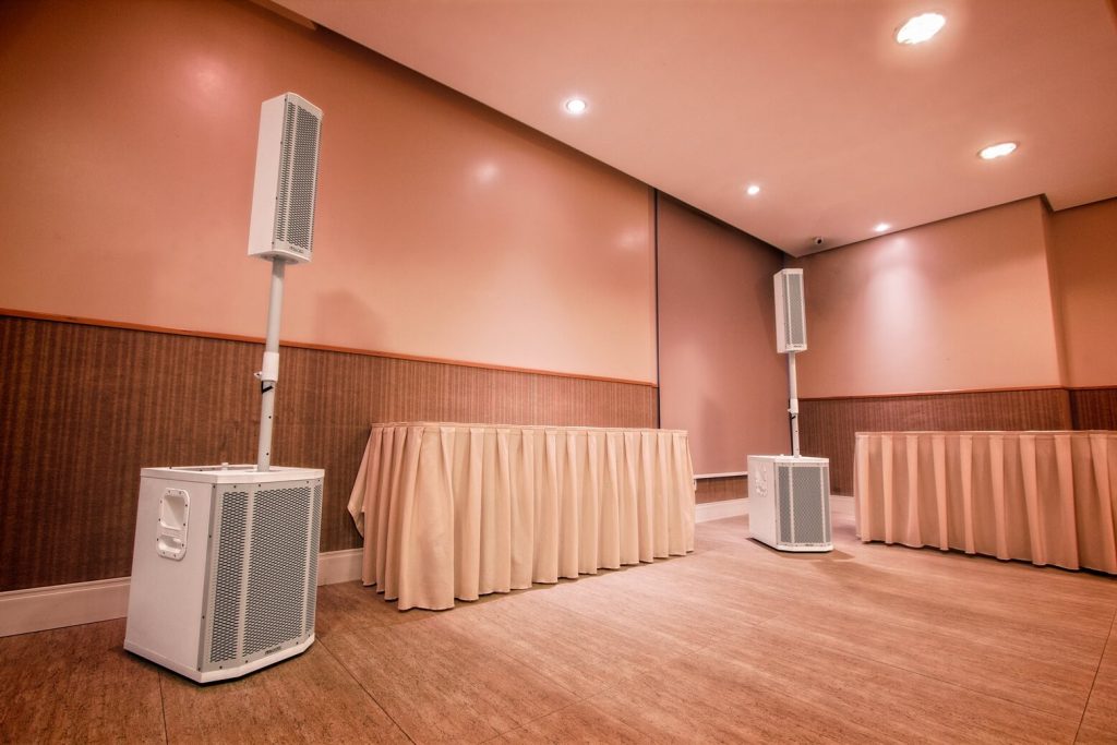 Entenda a importância de pensar em um bom sistema de som para auditório